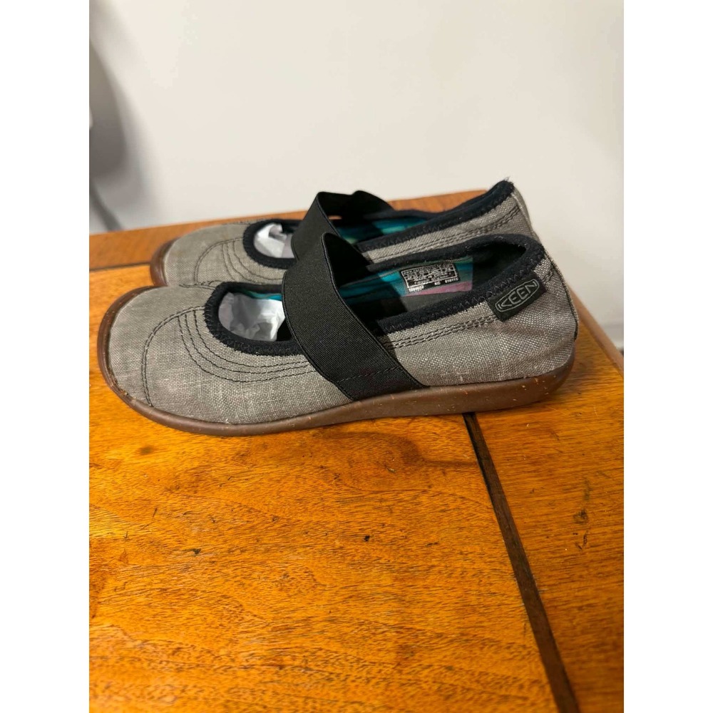 Keen Womens 7 Gray Sienna Mary Jane Canvas Flat Elastic Strap 1004652
